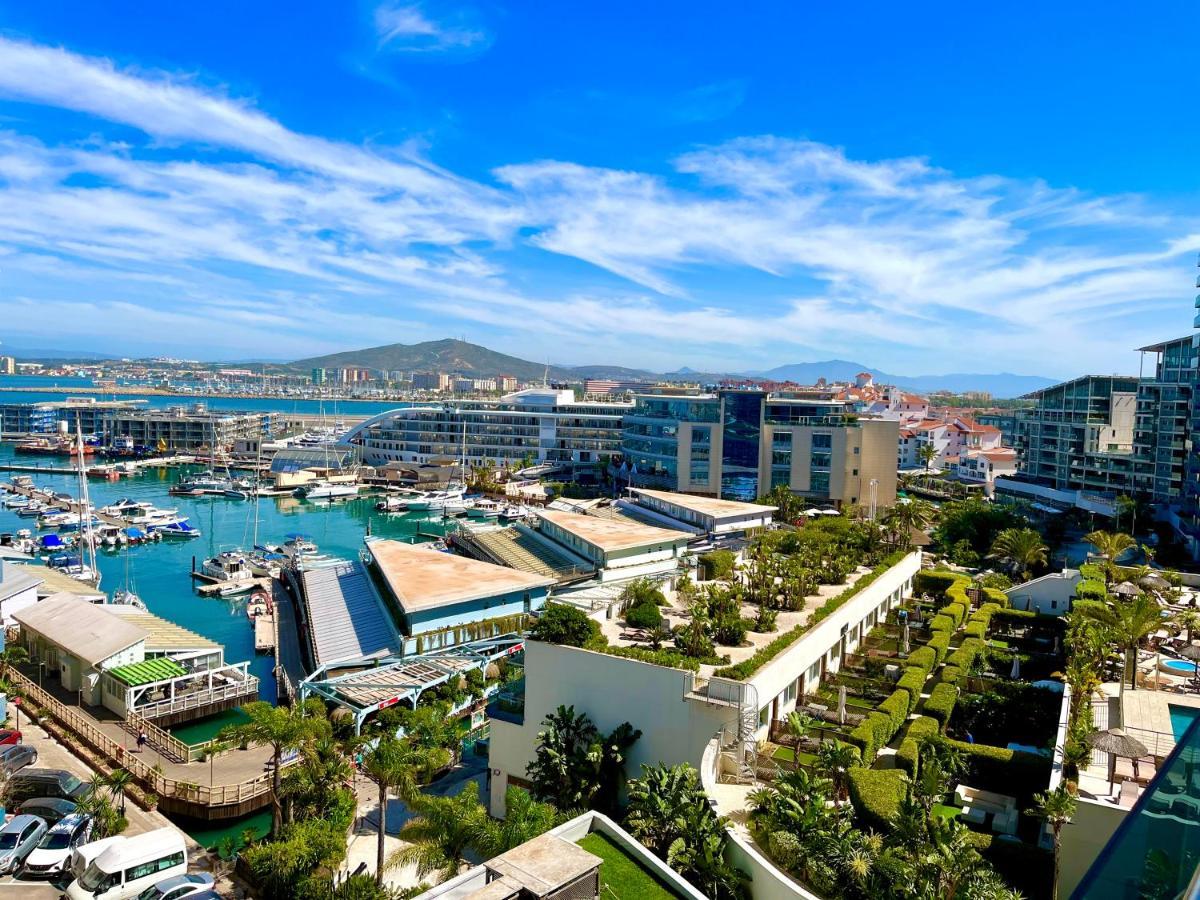 Ocean Village Lovely 2 Bedroom Apartment ジブラルタル エクステリア 写真