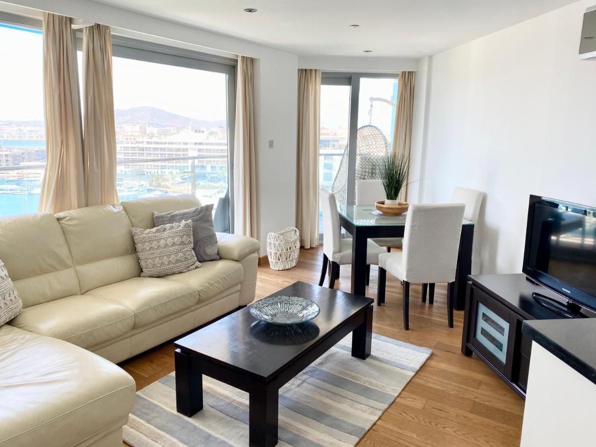 Ocean Village Lovely 2 Bedroom Apartment ジブラルタル エクステリア 写真
