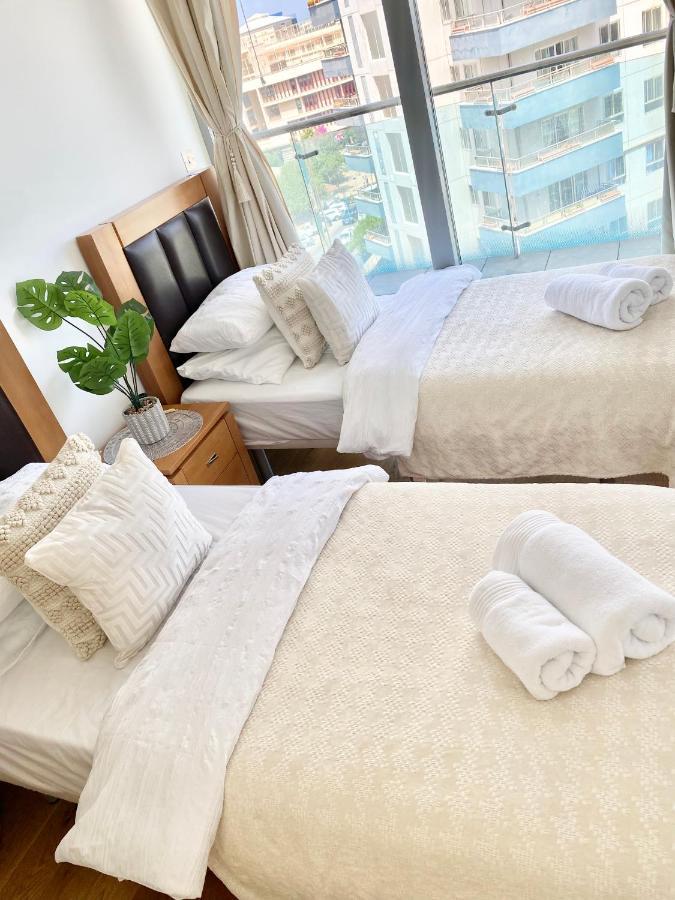 Ocean Village Lovely 2 Bedroom Apartment ジブラルタル エクステリア 写真