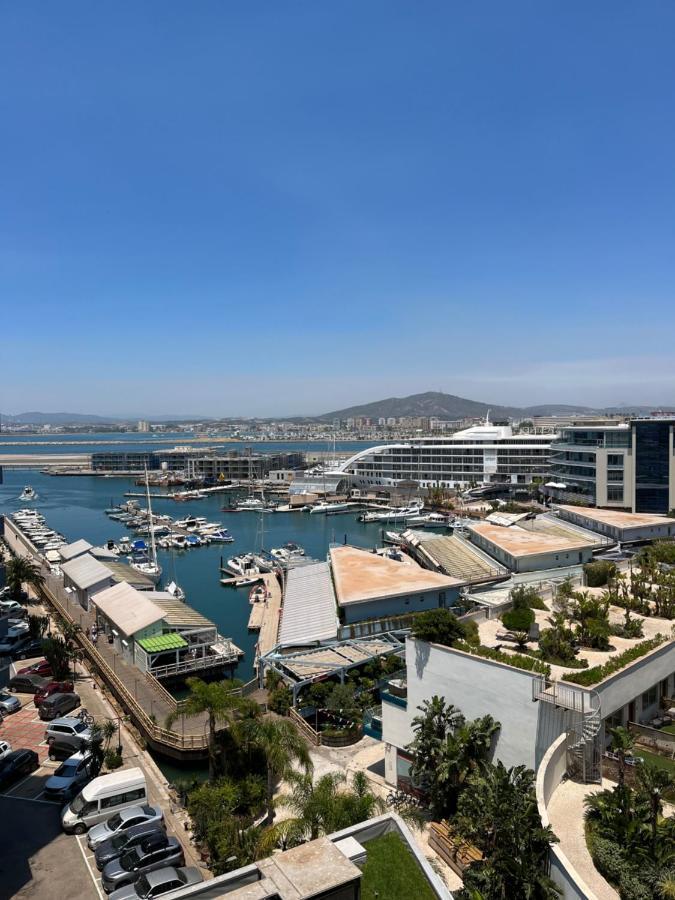 Ocean Village Lovely 2 Bedroom Apartment ジブラルタル エクステリア 写真