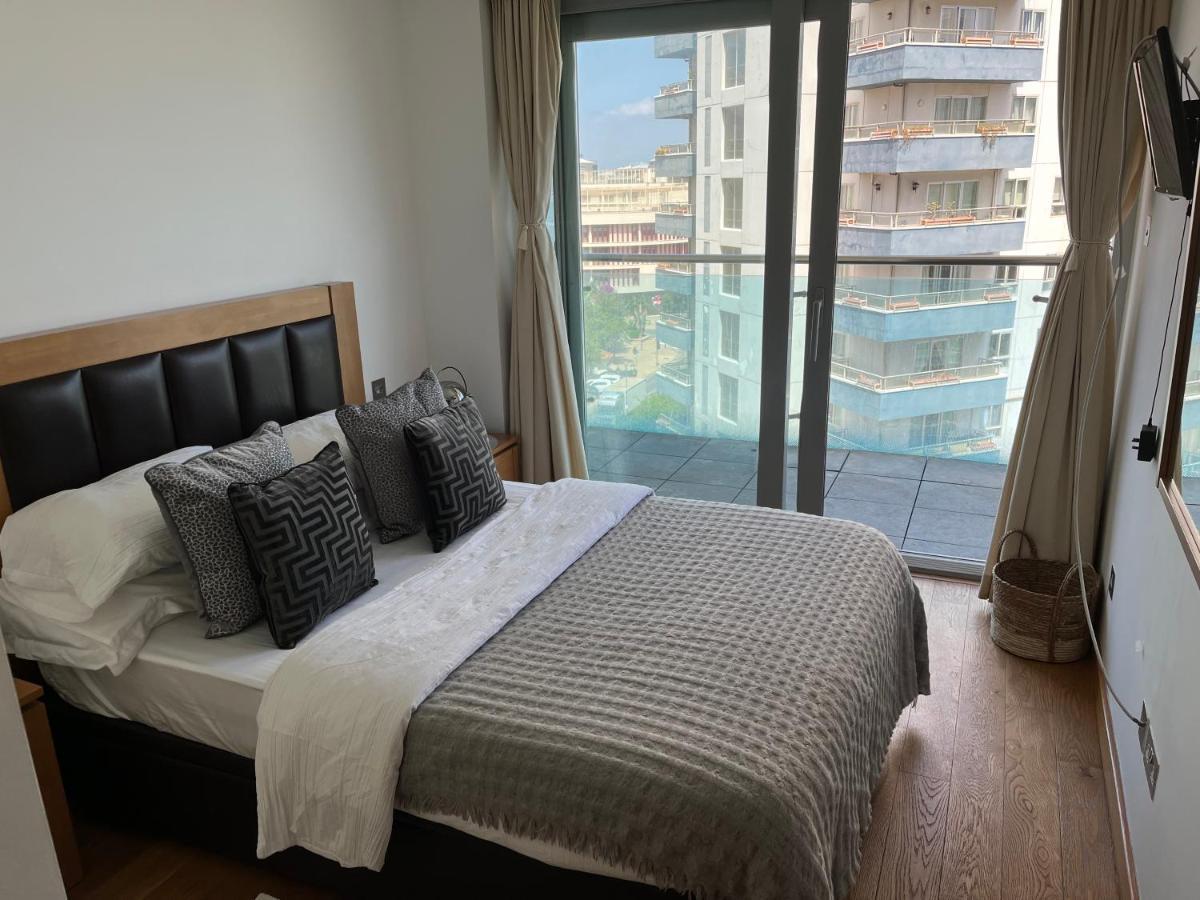 Ocean Village Lovely 2 Bedroom Apartment ジブラルタル エクステリア 写真
