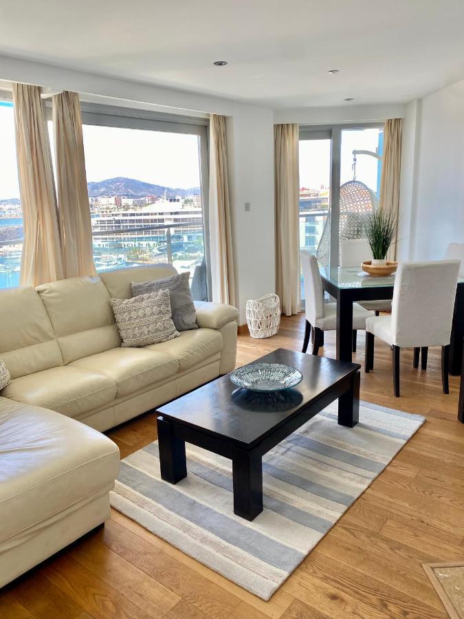 Ocean Village Lovely 2 Bedroom Apartment ジブラルタル エクステリア 写真